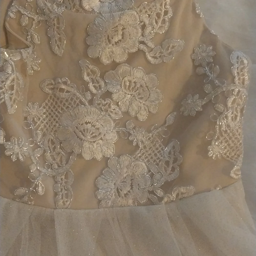 Girls dress size 7 - Picture 2 of 3